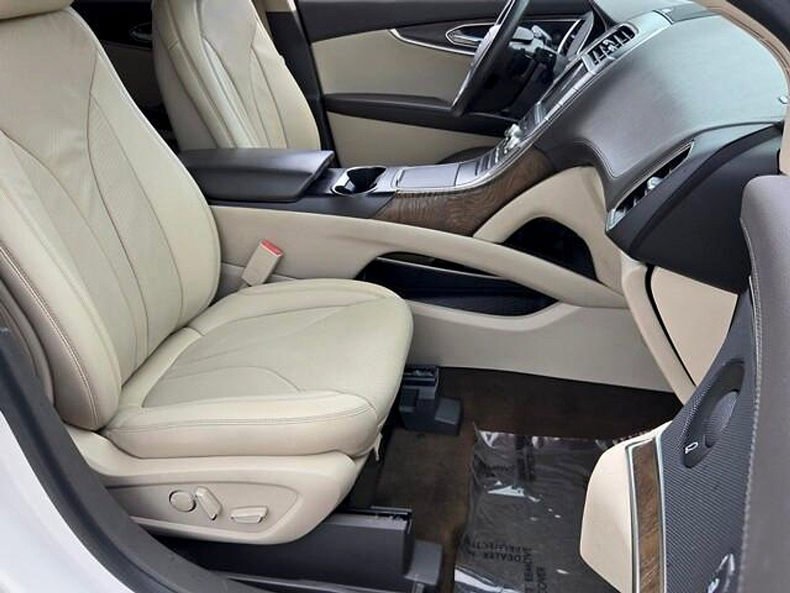 Used 2019 Lincoln Nautilus Reserve FWD image 17