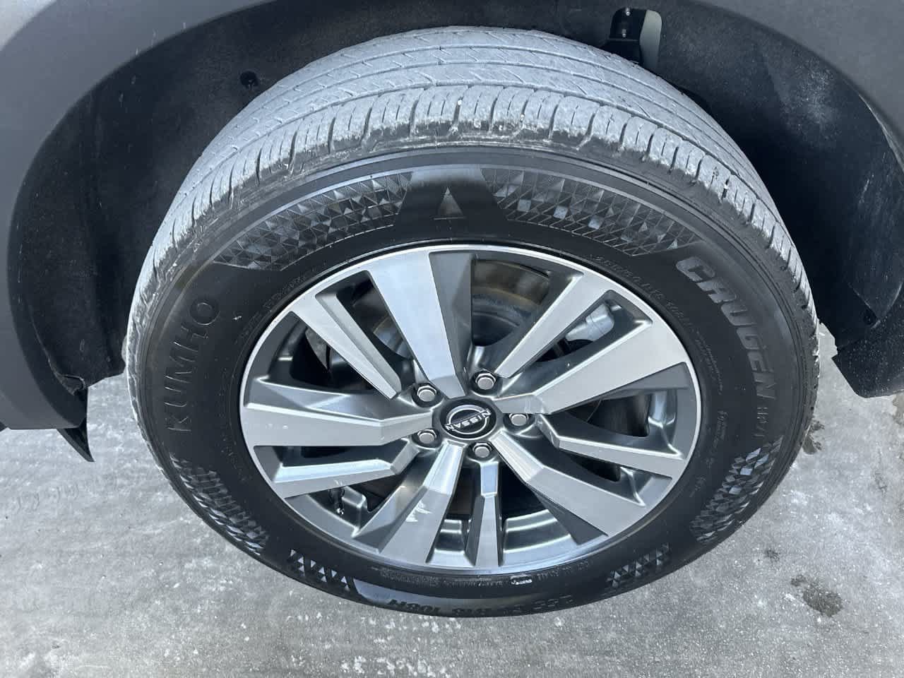Used 2025 Nissan Pathfinder SL AWD/4WD image 11