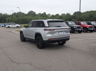 New 2026 Jeep Grand Cherokee Limited w/ Limited Altitude Package AWD/4WD video 3