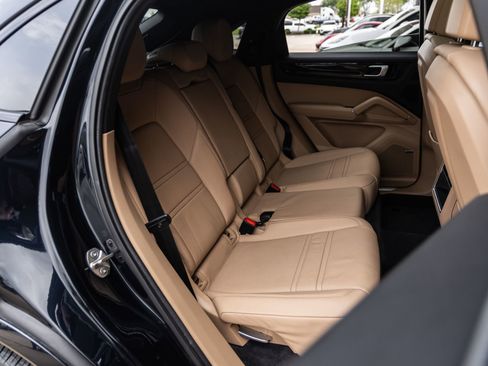 Certified 2021 Porsche Cayenne Coupe AWD/4WD image 39