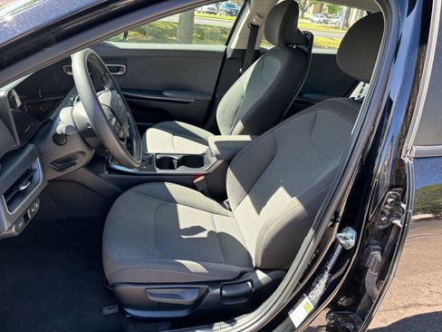 Used 2025 Kia K4 FWD image 31