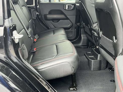 Used 2024 Jeep Wrangler Unlimited Rubicon image 21