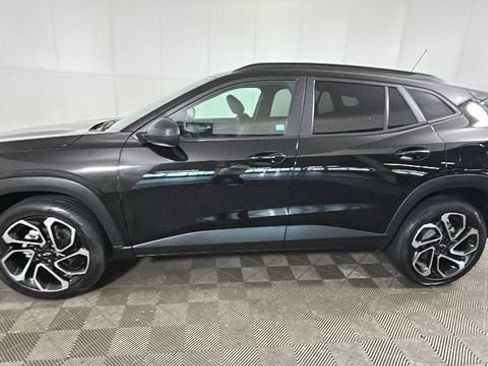 Used 2024 Chevrolet Trax RS w/ Driver Confidence Package FWD image 6