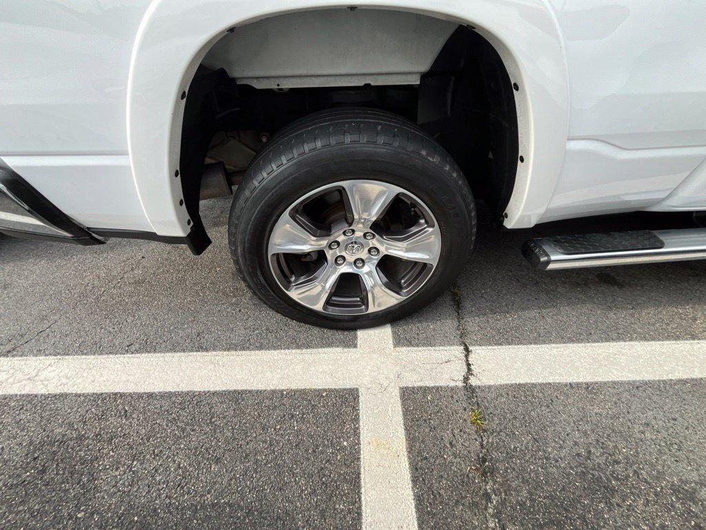 Used 2019 RAM 1500 Laramie AWD/4WD image 23