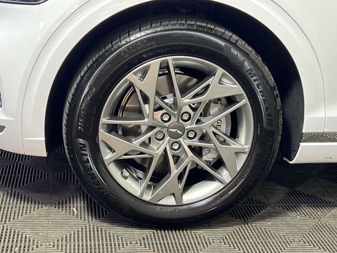 Used 2023 Genesis GV70 2.5T w/ Select Package image 12