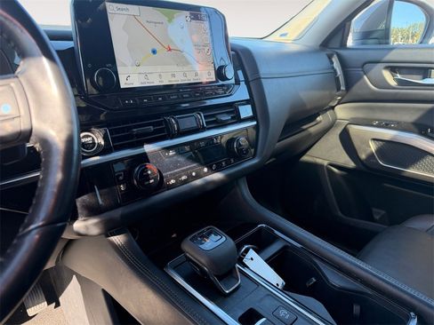 Used 2023 Nissan Pathfinder Platinum w/ Cargo Package image 11