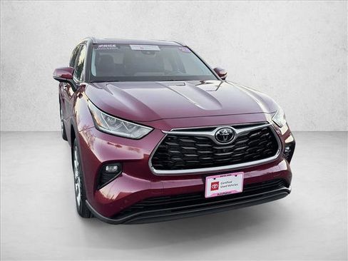 Certified 2025 Toyota Highlander Limited image 3