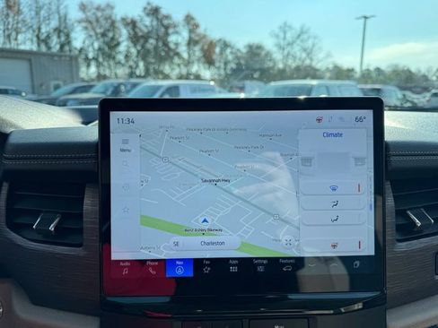 Used 2024 Ford Expedition Limited image 22