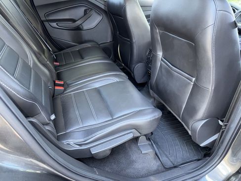 Used 2017 Ford Escape Titanium image 19