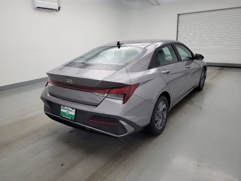 Used 2024 Hyundai Elantra SEL FWD image 9