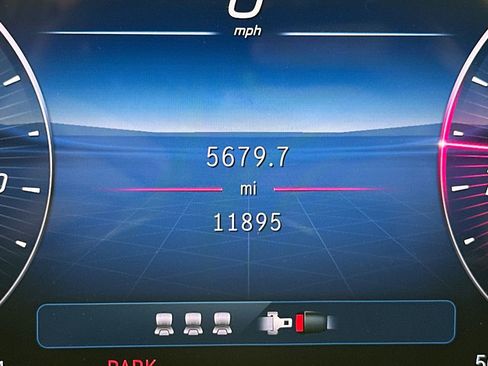 Used 2025 Mercedes-Benz C 300 Sedan image 4