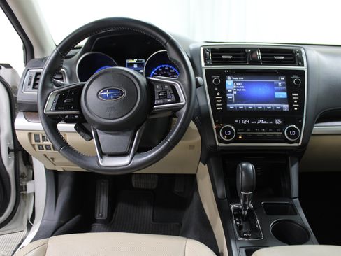 Used 2018 Subaru Outback 2.5i Limited AWD/4WD image 2