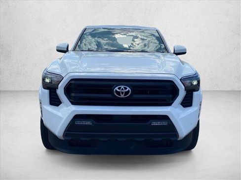 Used 2024 Toyota Tacoma SR5 AWD/4WD image 19
