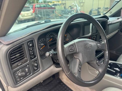 Used 2003 Chevrolet Suburban Z71 AWD/4WD image 9