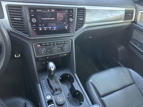 Used 2021 Volkswagen Atlas Cross Sport SE w/ Panoramic Sunroof Package image 11