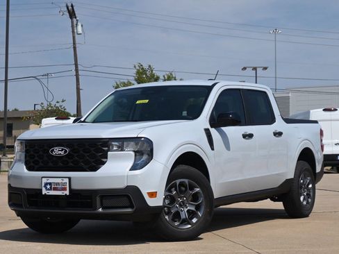New 2025 Ford Maverick XLT w/ XLT Luxury Package FWD image 33