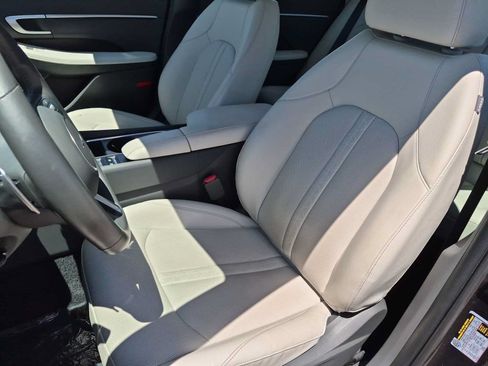 Certified 2025 Hyundai Sonata Limited FWD image 16