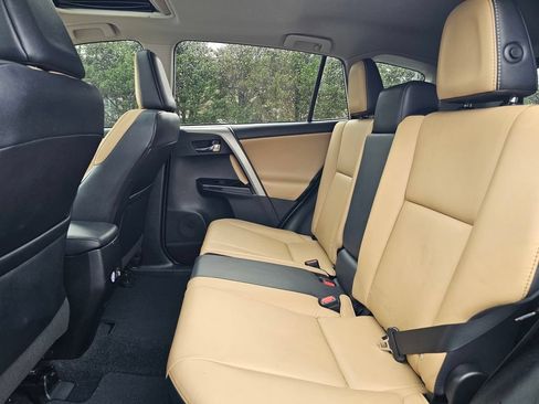 Used 2017 Toyota RAV4 Limited FWD image 19