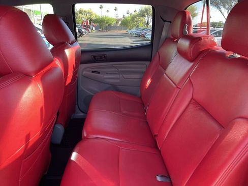 Used 2015 Toyota Tacoma PreRunner w/ TRD Sport Package RWD image 15