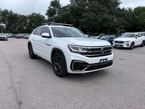 Used 2022 Volkswagen Atlas Cross Sport SEL R-Line AWD/4WD image 7