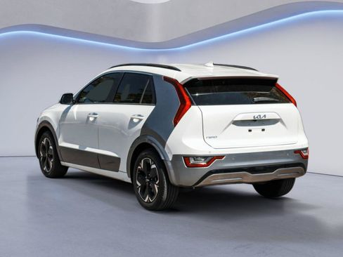 Used 2023 Kia Niro Wave FWD image 7