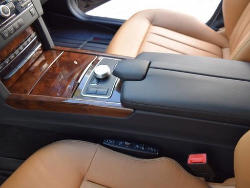 Used 2010 Mercedes-Benz E 350 4MATIC Sedan image 57