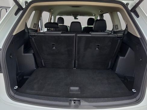 Used 2025 Volkswagen Atlas SE image 9