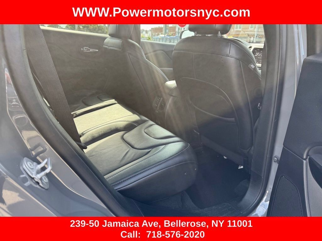 Used 2023 Jeep Cherokee Altitude Lux AWD/4WD image 25