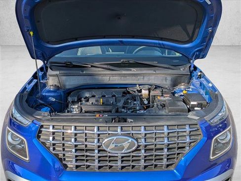 Used 2024 Hyundai Venue Limited image 25