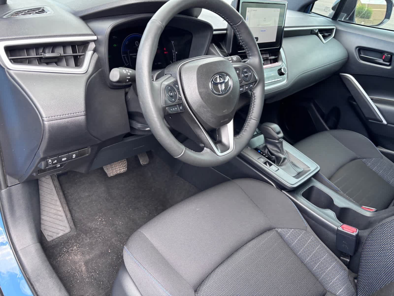 Used 2026 Toyota Corolla Cross AWD Hybrid w/ Cold Weather Package image 16
