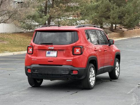 Used 2018 Jeep Renegade Latitude image 4