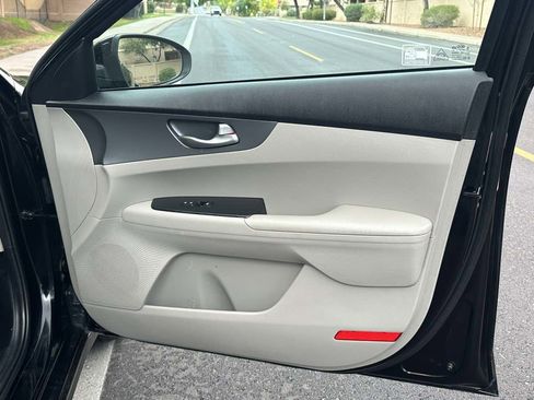 Used 2020 Kia Forte LXS image 41