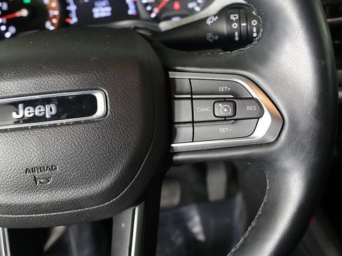 Used 2022 Jeep Compass Latitude image 40