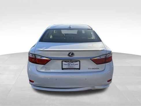 Used 2013 Lexus ES 300h image 9