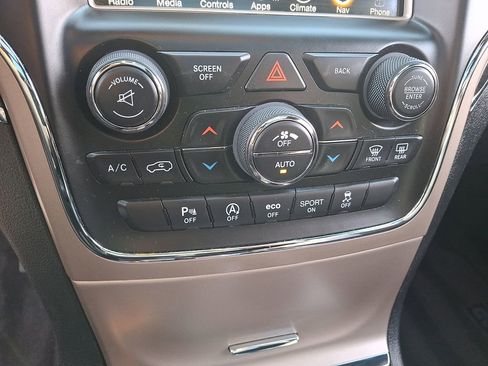 Used 2017 Jeep Grand Cherokee Overland image 17