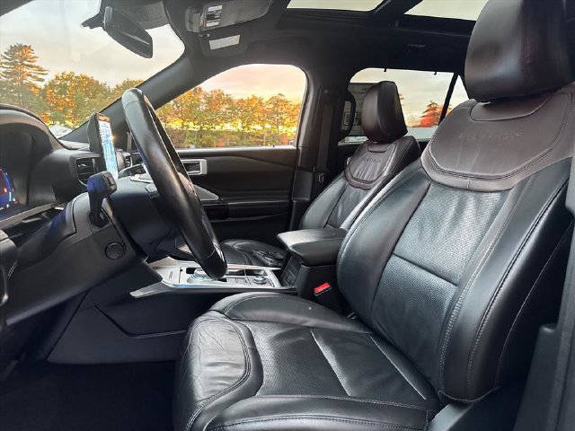 Used 2023 Ford Explorer Platinum w/ Technology Package AWD/4WD image 13