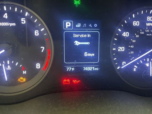 Used 2018 Hyundai Tucson SE w/ Cargo Package FWD image 4