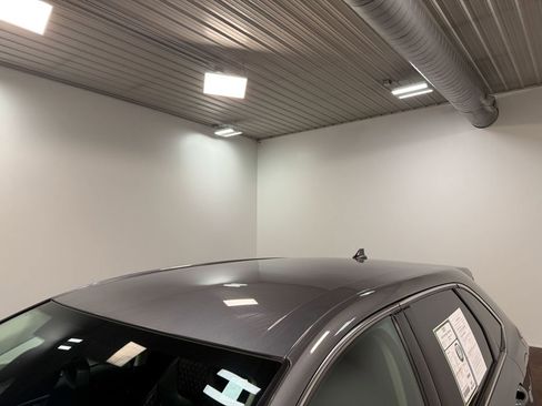 Used 2024 Ford Edge Titanium image 42