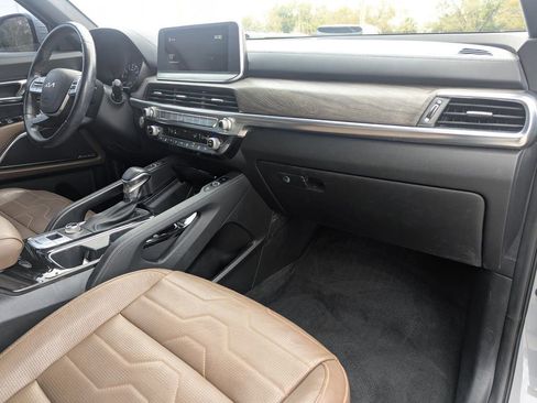 Used 2022 Kia Telluride SX w/ SX Prestige Package image 10
