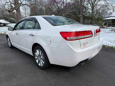 Used 2011 Lincoln MKZ image 9