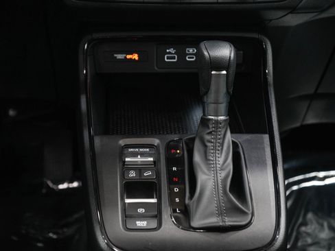 Used 2025 Honda CR-V EX image 18
