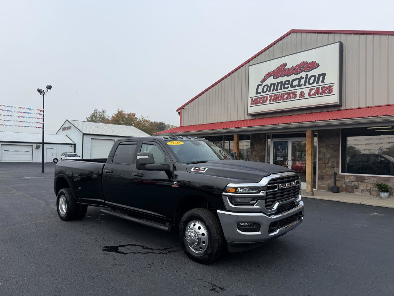 Used 2025 RAM 3500 Tradesman AWD/4WD image 1