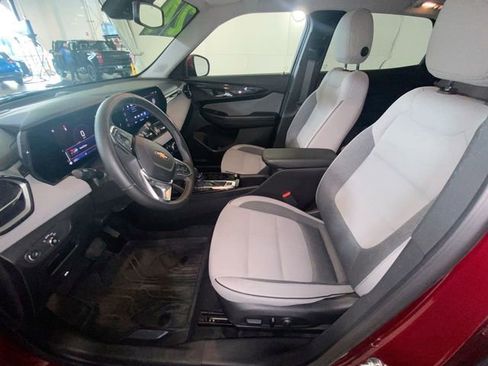 Used 2024 Chevrolet TrailBlazer LT w/ Convenience Package FWD image 24