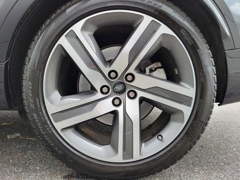 Used 2024 Land Rover Discovery Dynamic SE image 19