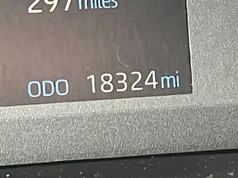 Used 2025 Toyota Corolla LE image 39