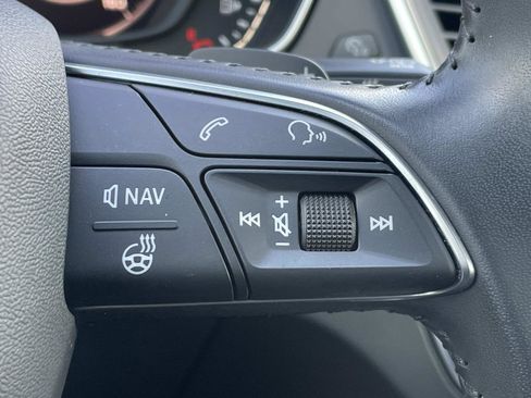 Used 2020 Audi Q5 e Prestige w/ Prestige Package image 25