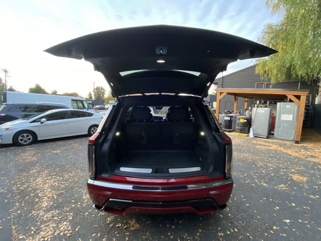 Certified 2026 Cadillac Vistiq Luxury w/ LPO, Floor Liner Package AWD/4WD image 28