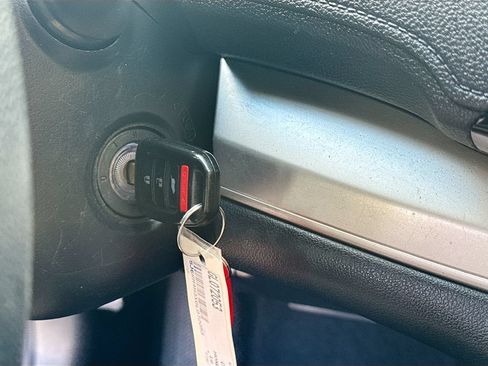 Used 2016 Honda CR-V LX image 11