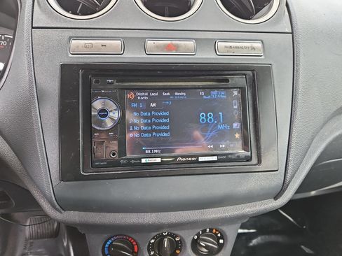 Used 2010 Ford Transit Connect XLT image 16