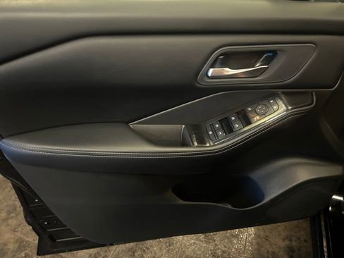 Used 2026 Nissan Rogue SV image 21